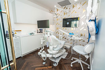 Cosmetic Dentist Beverly Hills, CA